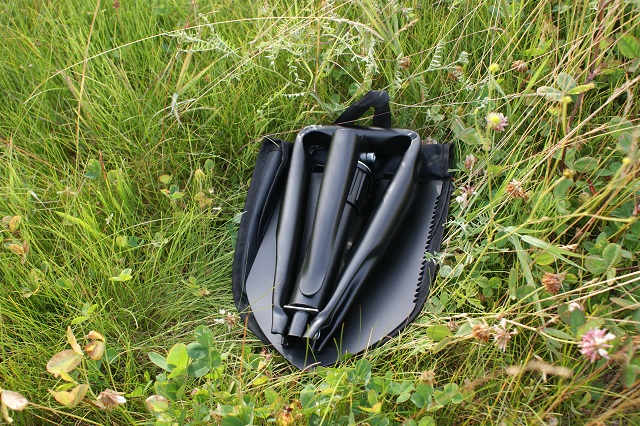 RanchField - Folding shovel