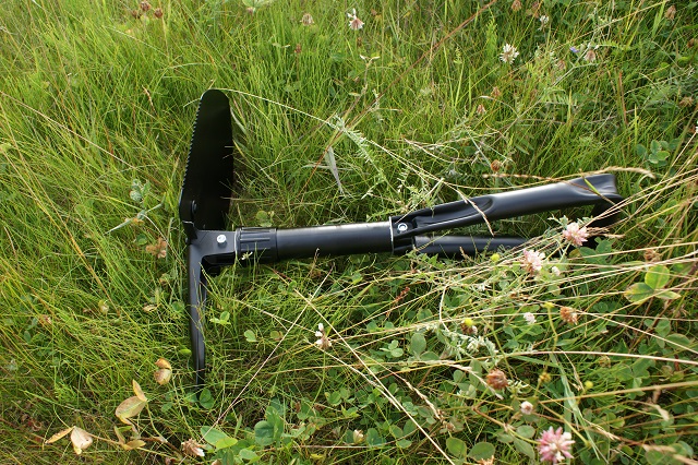 RanchField - Folding shovel